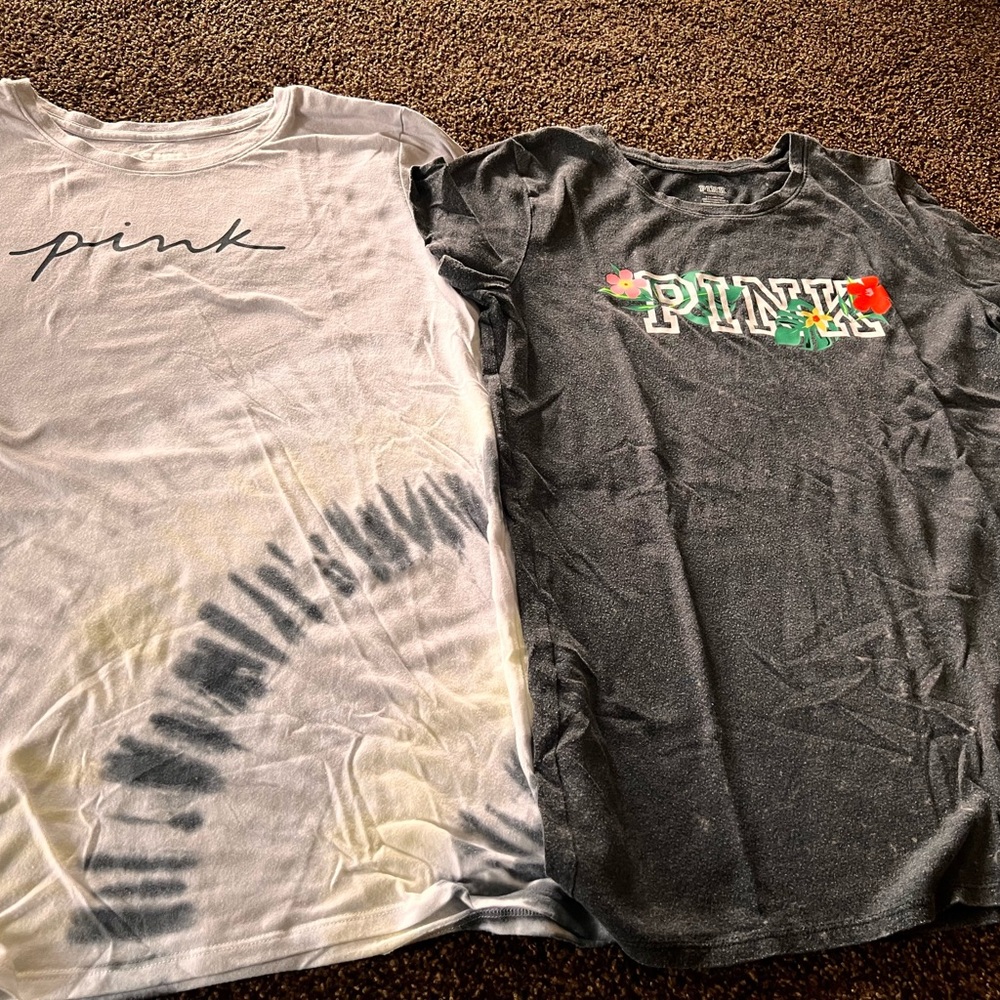 PINK Victoria's Secret Graphic T-Shirts - size Large